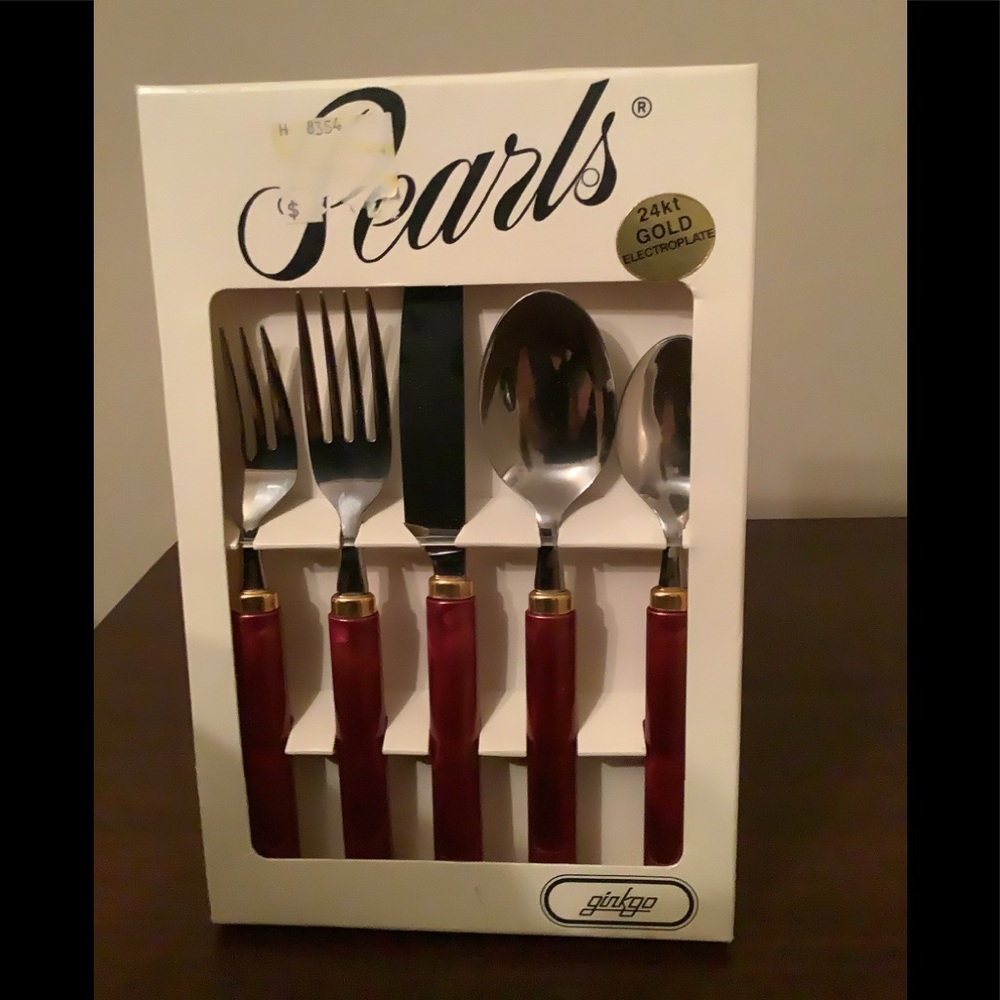 New Ginkgo Pearls 20 Piece Silverware Set